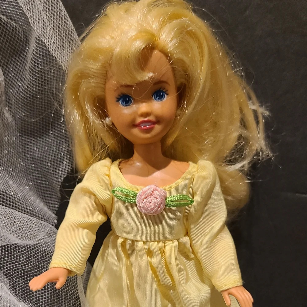 Vintage Barbie wedding party - Picture 3 of 9
